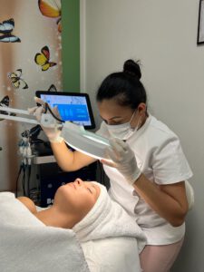 DM - Brazilian Waxing & Beauty